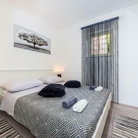 Apartman Nino Novigrad  Buitenkant foto