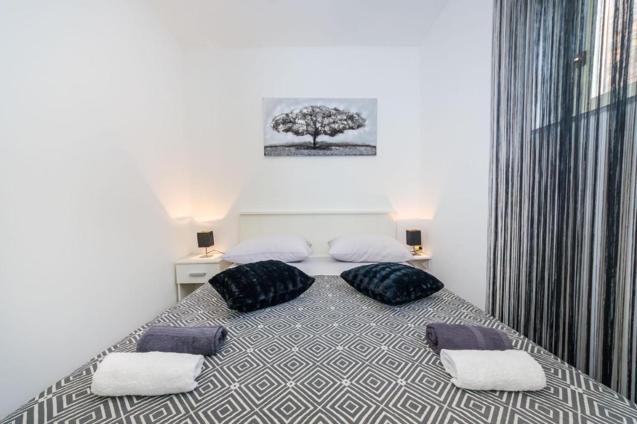 Apartman Nino Novigrad  Buitenkant foto