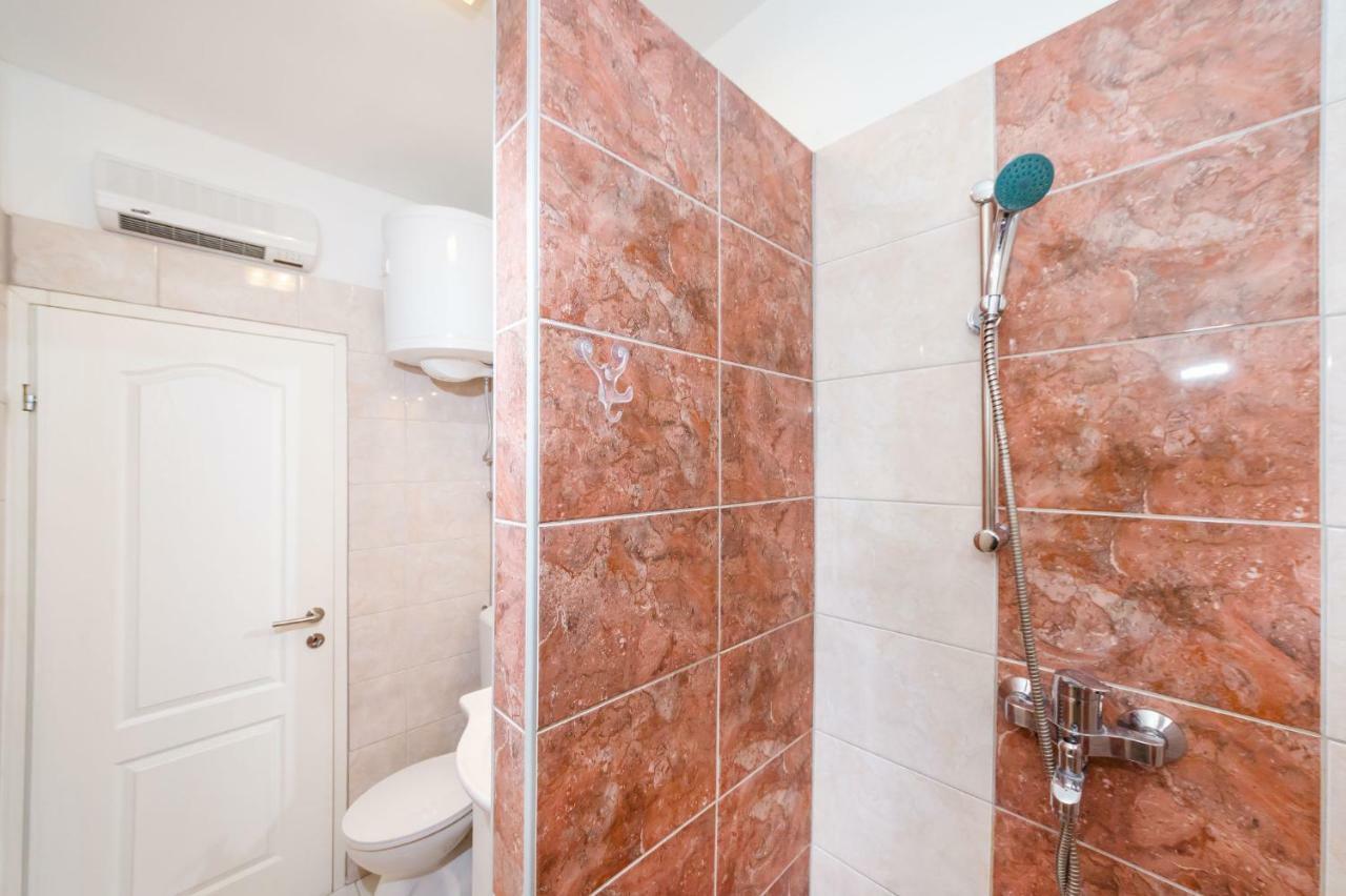 Apartman Nino Novigrad  Buitenkant foto