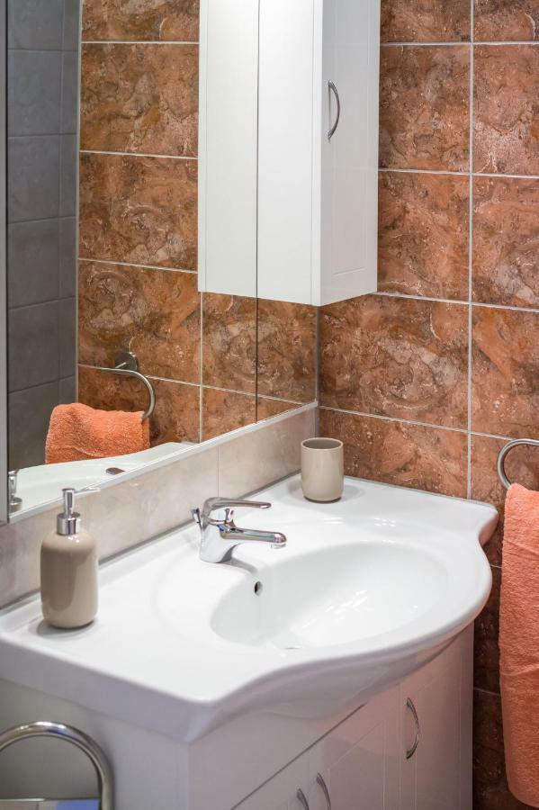 Apartman Nino Novigrad  Buitenkant foto