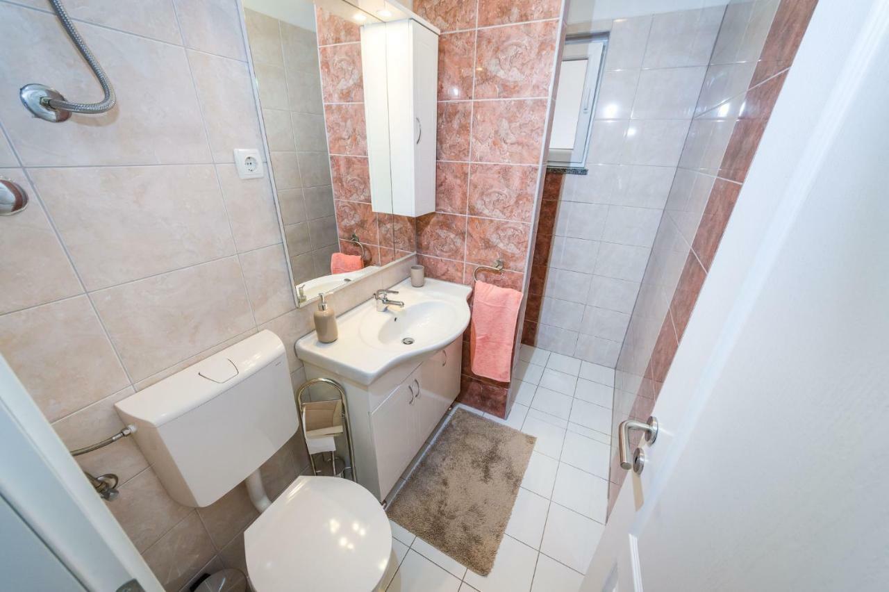 Apartman Nino Novigrad  Buitenkant foto